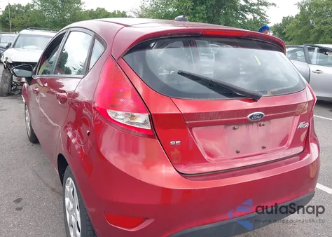 2013 Ford Fiesta Se z USA, uszkodzony, nr VIN 3FADP4EJ7DM217902